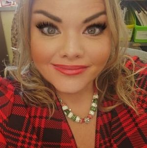 Meet your Posher, Courtney